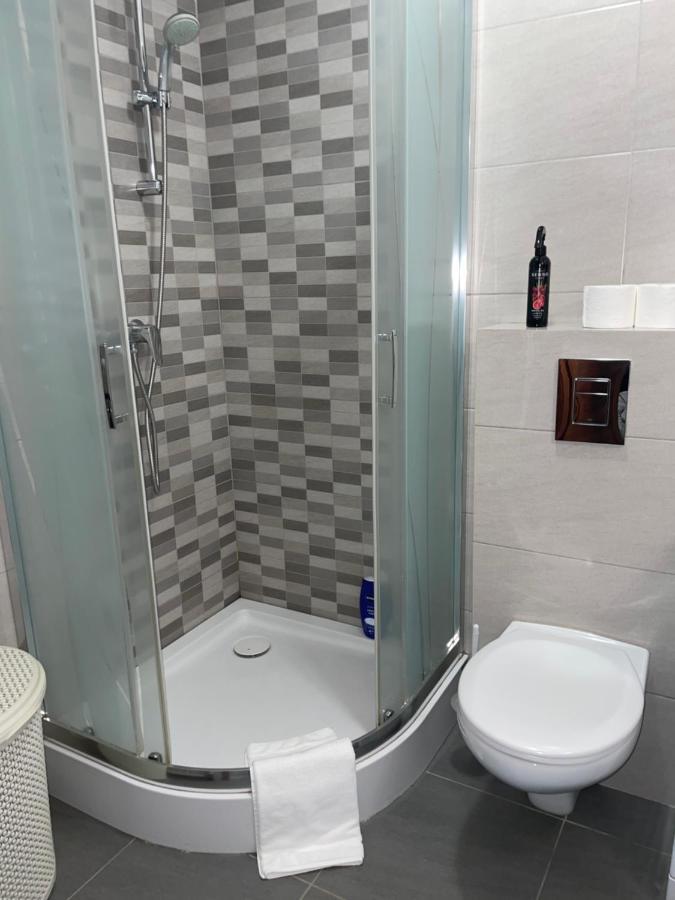 Komfortowe Studio 52 M2 W Centrum Grojca Grojec  Esterno foto